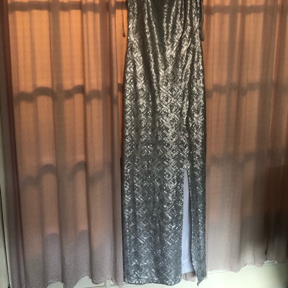 Selling my engagement dress worn once only ! - Picture 2 of 3